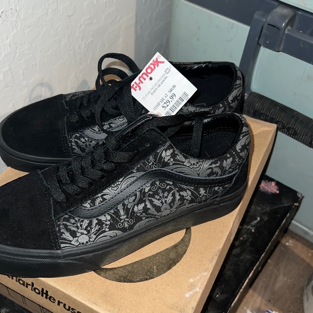 Black vans size 8